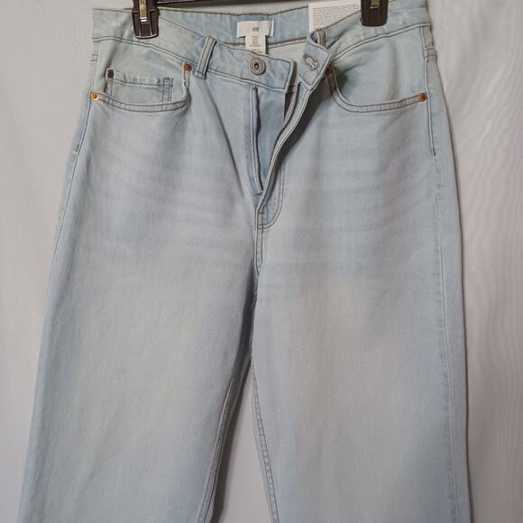 H&M Light Wash Comfort Stretch Straight Leg High Waist Denim Jeans. - Picture 6 of 16